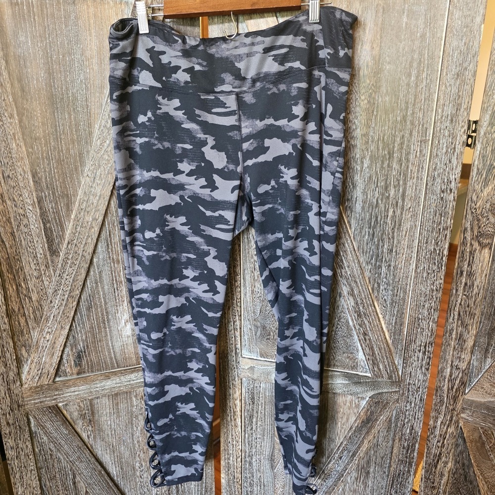 Maurices Leggings Women's Size 2 Black & Gray Camouflage In Motion Full Length